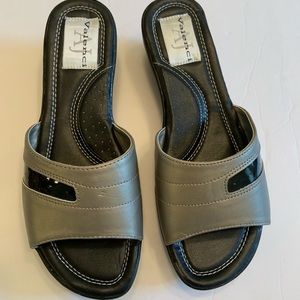 AJ Valenci sandals slides slip on wedge Sz 9.5